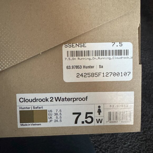 BRAND NEW - On Cloudrock 2 Waterproof Hiking Boot (Women's) -Hunter Safari - Picture 5 of 6